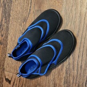 NWOT Children's Place Kids Water Shoes